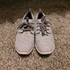 Toms Tennis Shoe